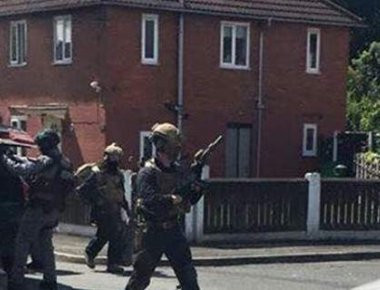 Έκρηξη το μεσημέρι της Τρίτης στο Φάλοουφιλντ στα νότια του Μάντσεστερ- Συνελήφθη ο ύποπτος (φωτό)